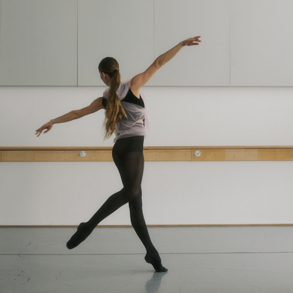 woman ballet dancing